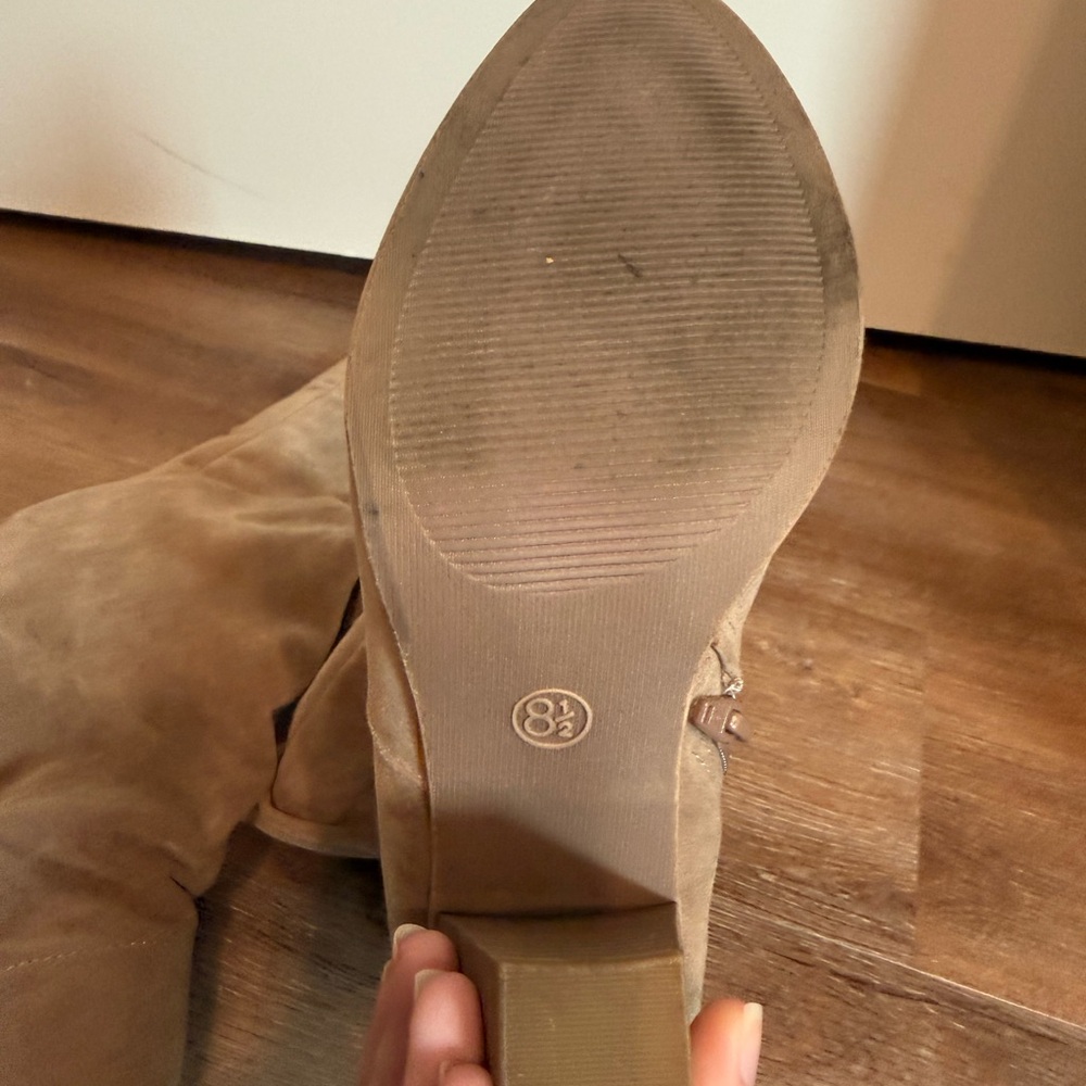 Universal Thread Heeled Tan Boots - Picture 4 of 4